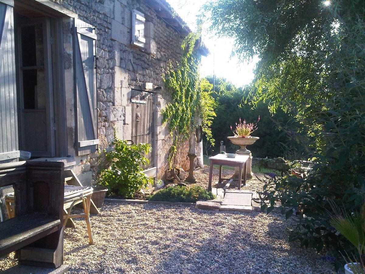 Chez Brown Bed and Breakfast Saint-Thomas-de-Cônac Exteriör bild